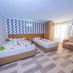 Hotel Elysium Elite &